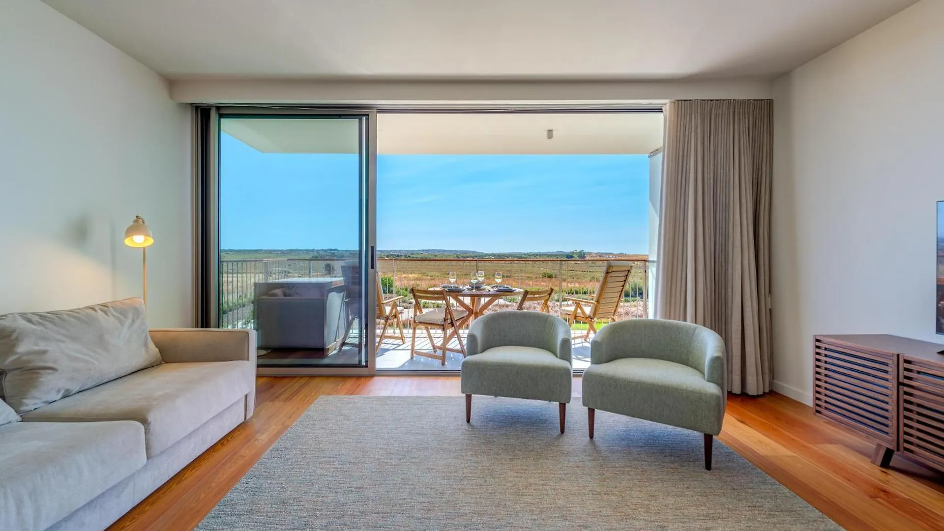 Cond Bayline - T2 - Spa - Pool - Gym - Wifi - Nemo - By Bedzy Armacao de Pera 0*,  Portugal
