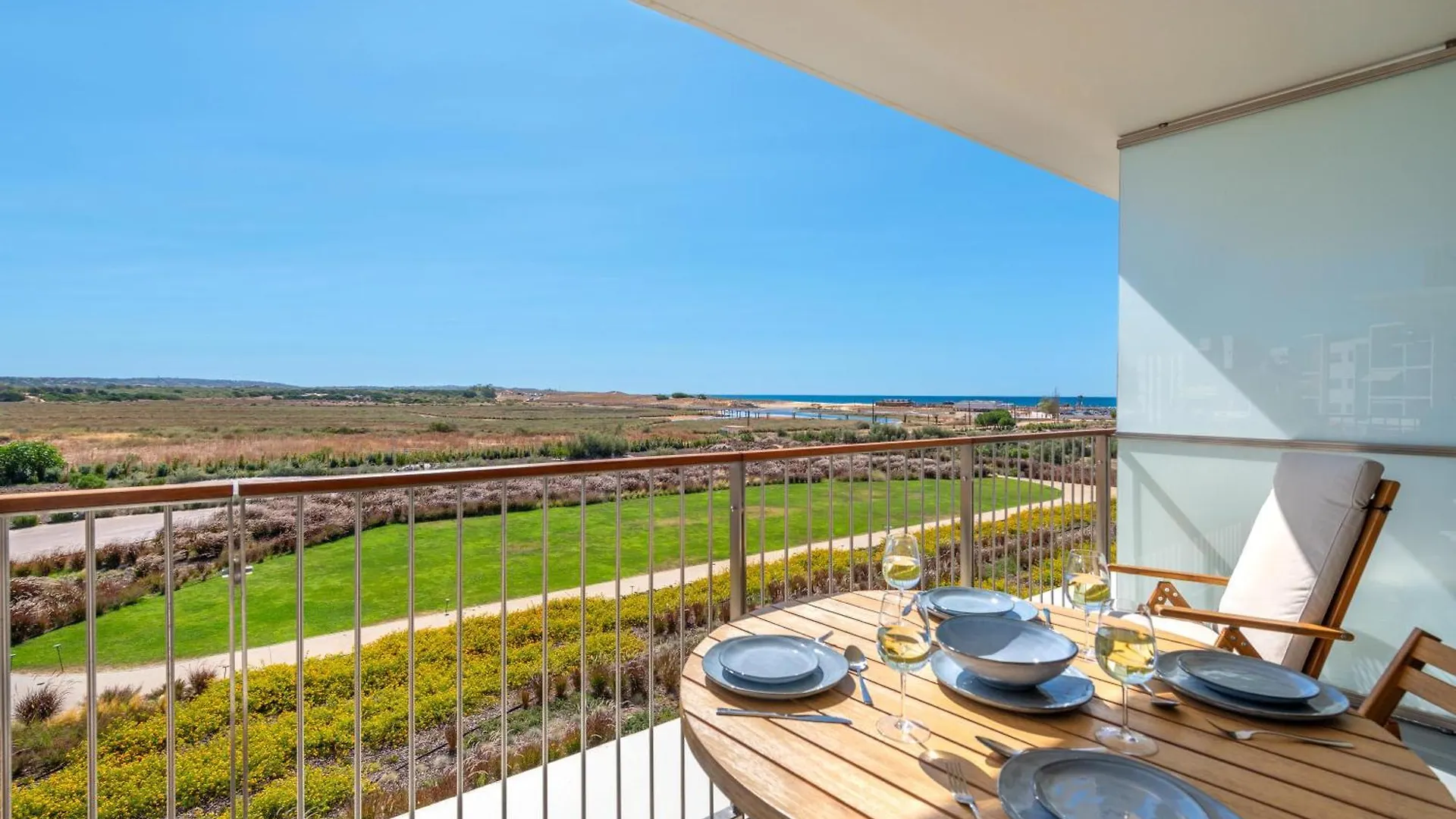 Cond Bayline - T2 - Spa - Pool - Gym - Wifi - Nemo - By Bedzy location