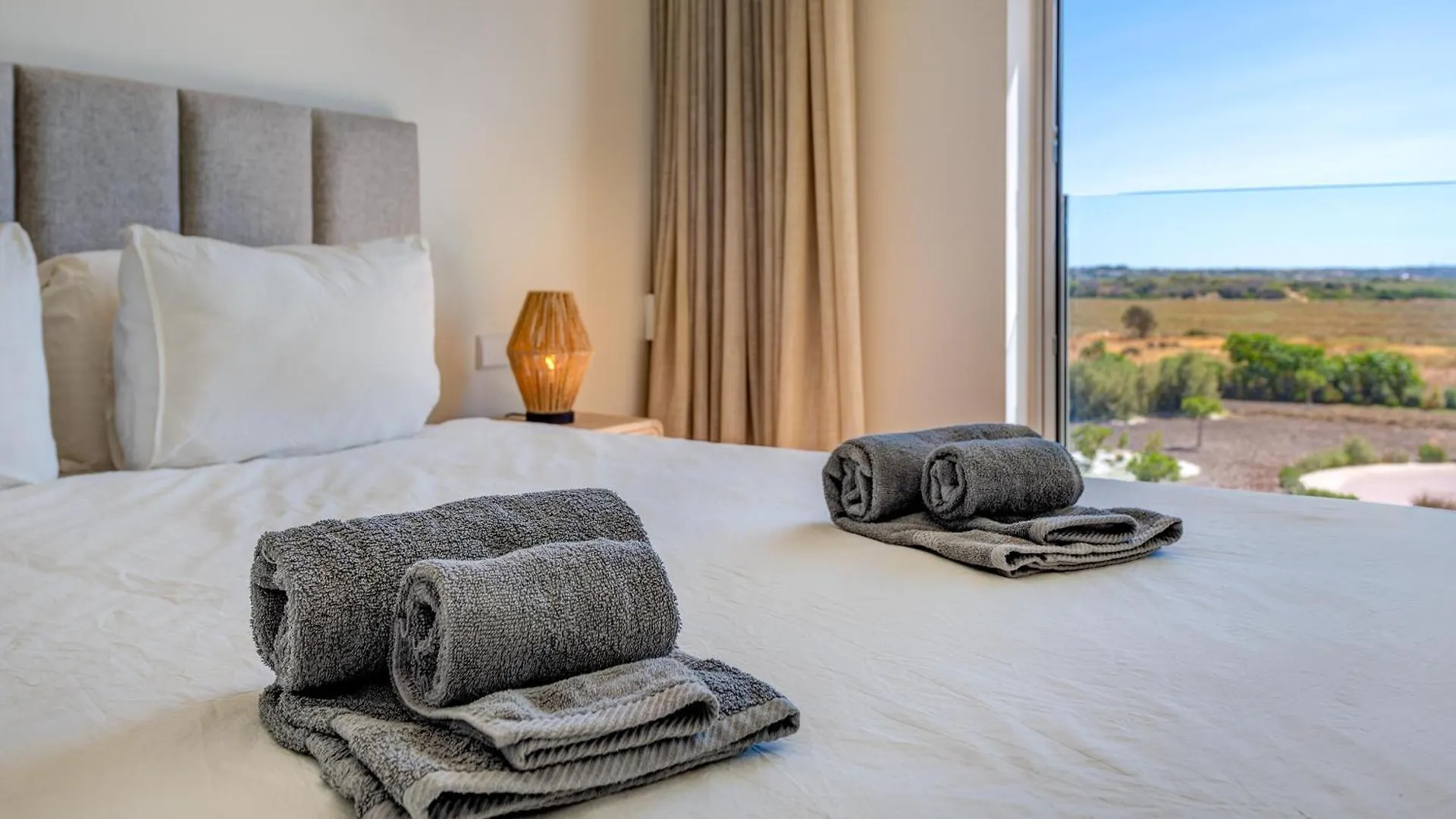 Cond Bayline - T2 - Spa - Pool - Gym - Wifi - Nemo - By Bedzy Armacao de Pera Apartment